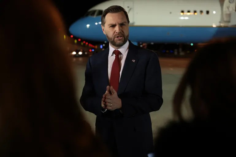 فانس يحذّر إيران: المفاوضات الجادة أو العودة للخيار العسكري