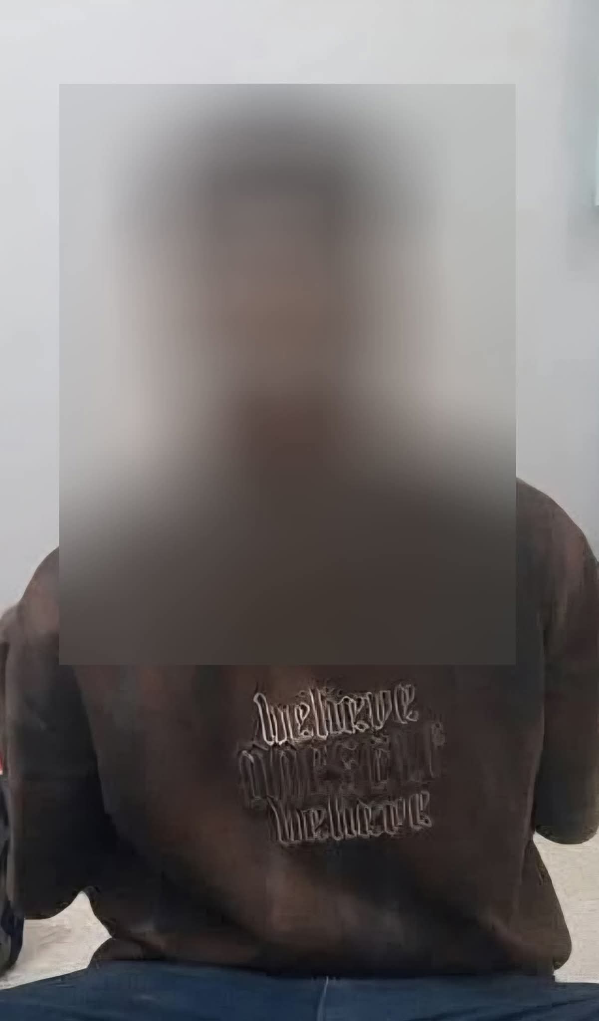 عملية أمنية مشتركة بعدن تطيح بقاتل شاب وتكشف ملابسات حالة وفاة في محل تجاري