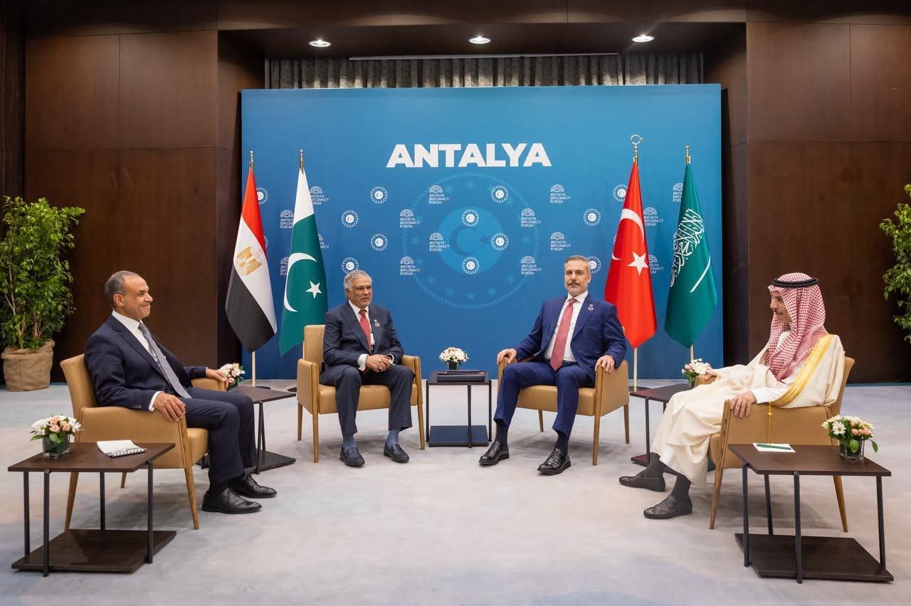 تحرك دبلوماسي رباعي في أنطاليا لاحتواء التصعيد الإقليمي