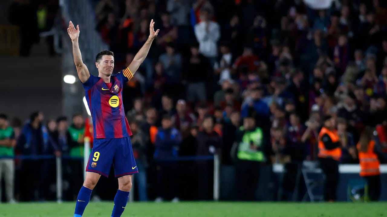 ليفاندوفسكي مودعًا جماهير برشلونة: عشنا لحظات عظيمة.. ولن أنسى هتافكم باسمي