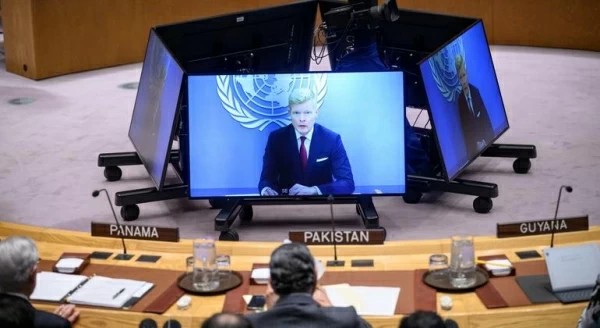 طالب بتنازلات لحسم ملف المحتجزين.. غروندبرغ يحذّر من ارتهان مستقبل اليمن للاضطرابات الإقليمية