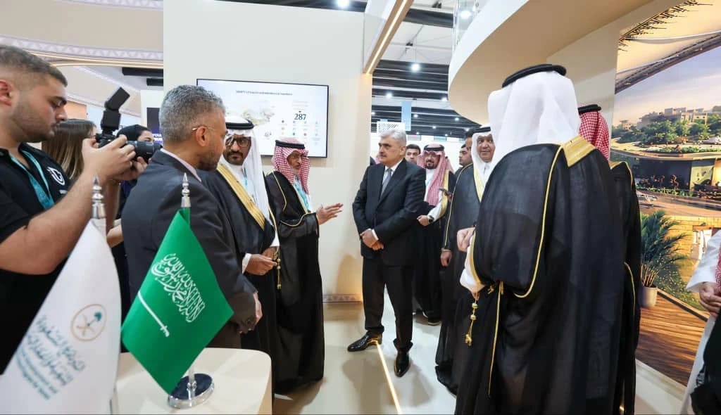 نائب رئيس وزراء أذربيجان يطّلع على جهود السعودية في اليمن