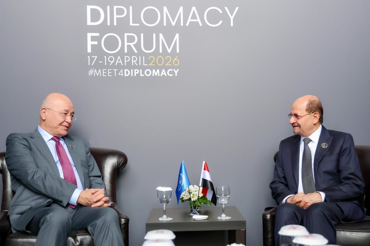 مباحثات يمنية أممية لتعزيز الدعم الإنساني ومعالجة قضايا النزوح والهجرة