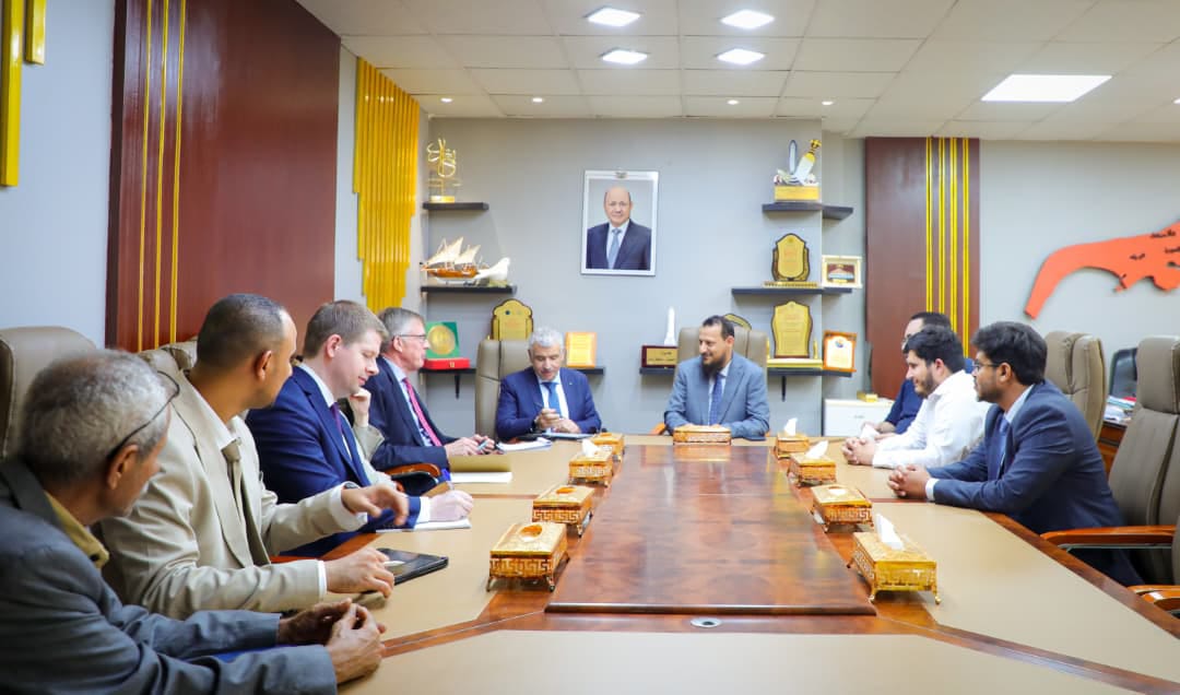 شيخ يبحث مع وفد من مكتب المبعوث الأممي تطورات الأوضاع في عدن
