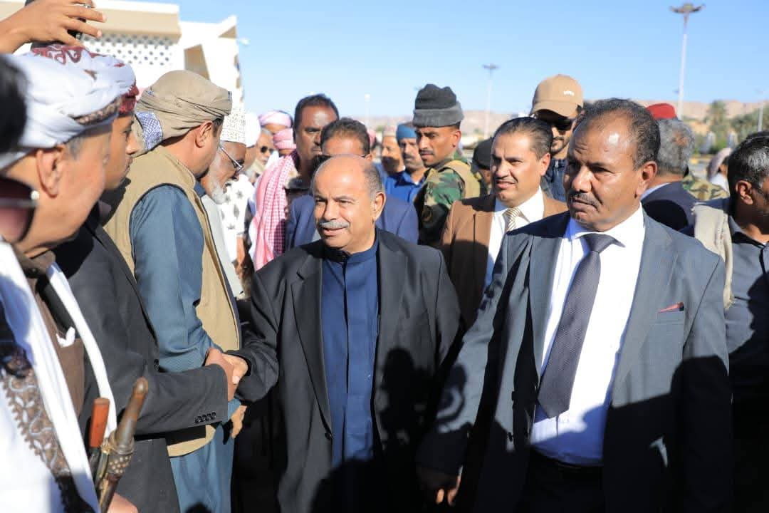 "الشرعية" تعلن استعادة حضرموت.. والمحافظ يبدأ مهام إدارته من سيئون