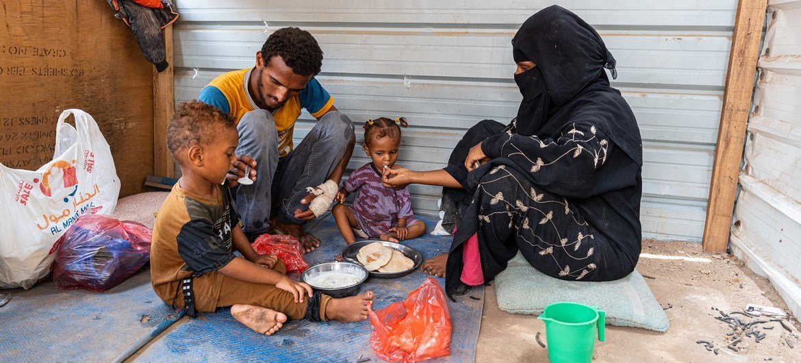أزمة إنسانية تجتاح مأرب.. 234 ألف أسرة تواجه شبح الجوع
