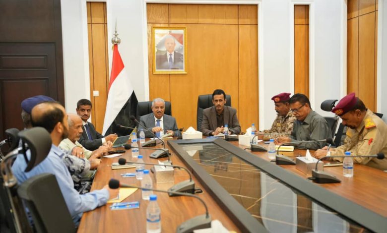 اللجنة الأمنية بحضرموت تعقد اجتماعها بحضور رئيس الجهاز المركزي لأمن الدولة