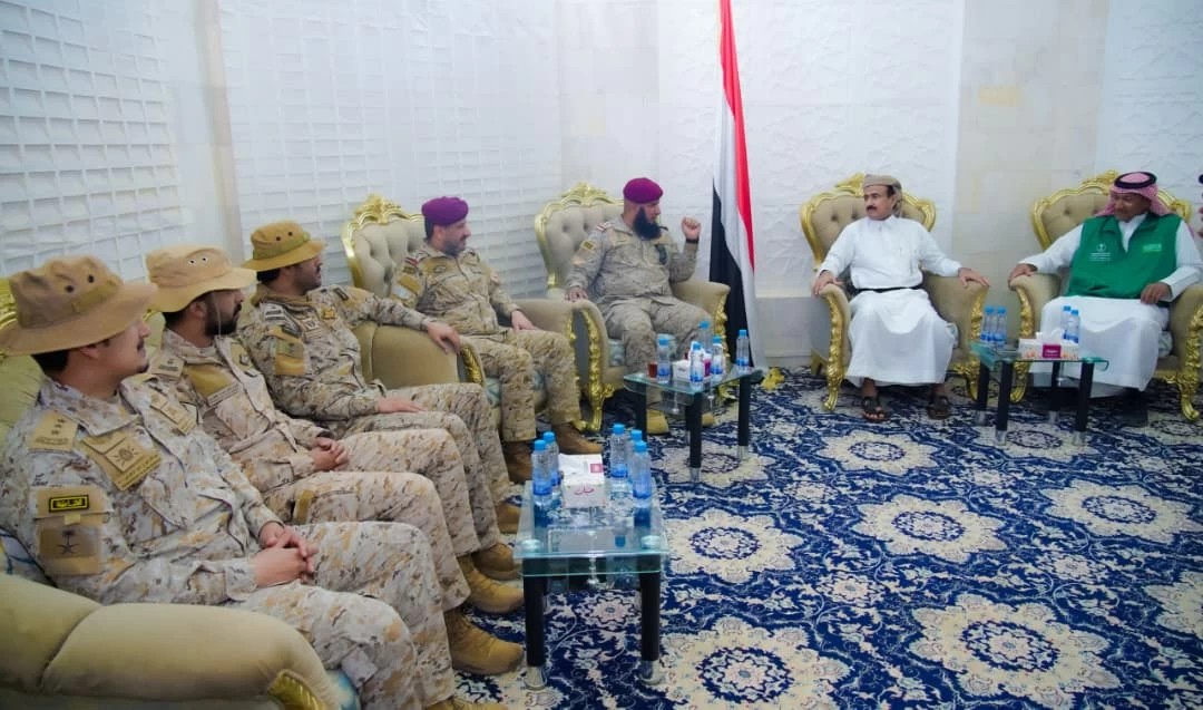 خلال لقائه قائد “التحالف” وفريق “إعمار اليمن”.. محافظ شبوة: السعودية شريكنا الأول في البناء