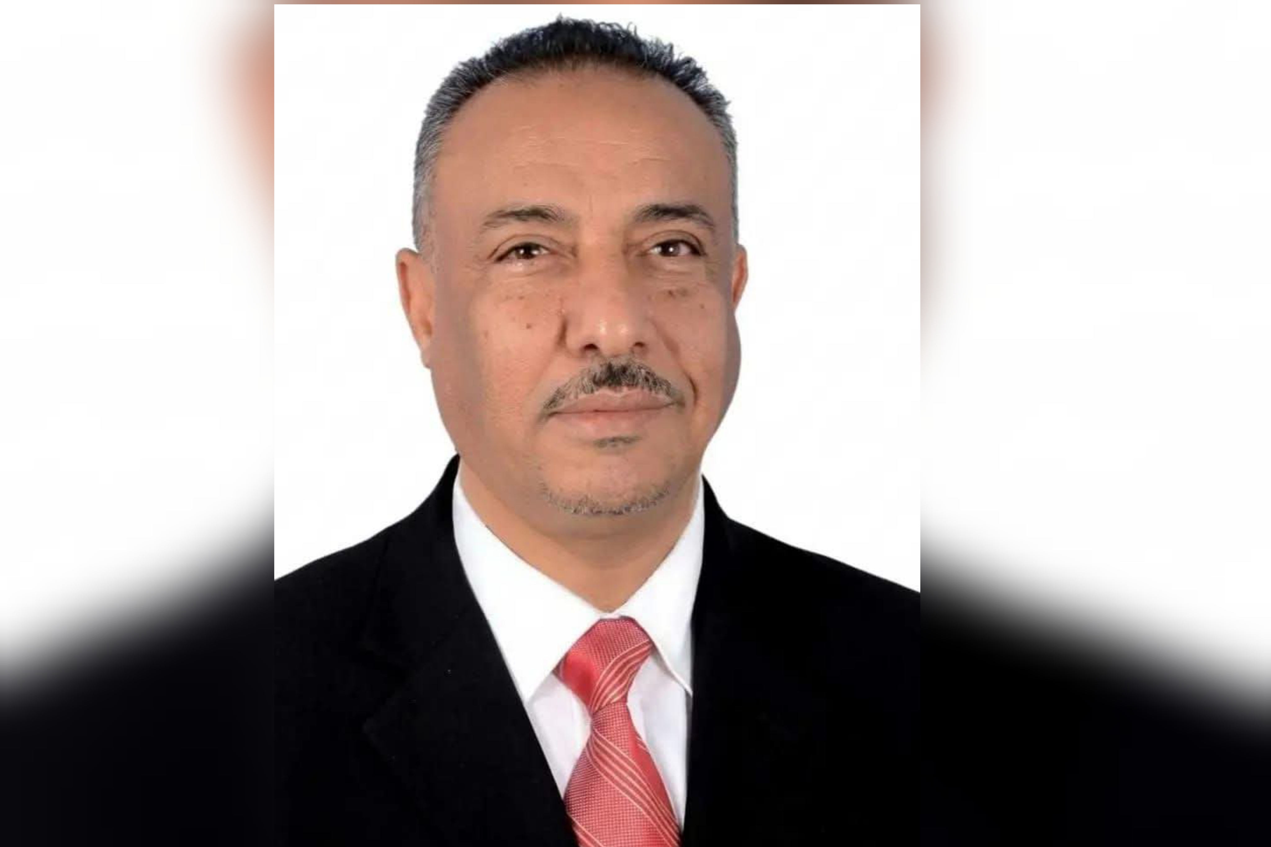 أمر قبض قهري بحق مدير ضرائب عدن المقال إثر رفضه تسليم مهامه