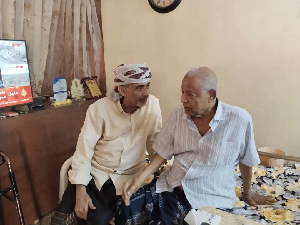 عضو مجلس القيادة محمود الصبيحي يزور اللواء عبيد والمجيدي في منزليهما بعدن