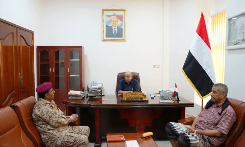 الخنبشي يشدد على رفع الجاهزية والتنسيق المشترك بين الوحدات العسكرية والأمنية