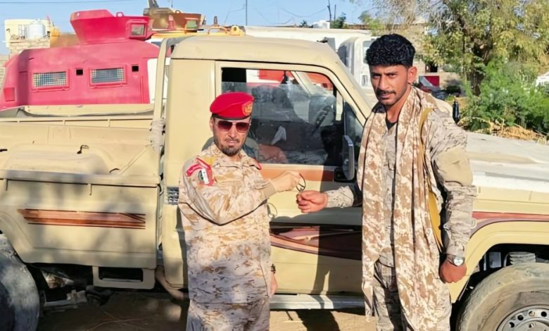 الشرطة العسكرية بمأرب تسلّم طقمًا عسكريًا تابعًا للواء 159 مشاه