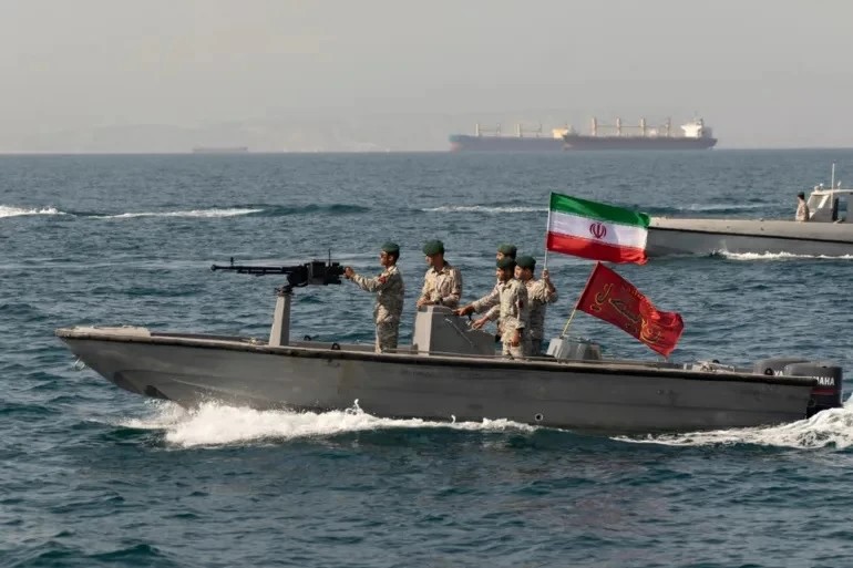 إيران تحت الضغط.. حصار أمريكي وانهيار اقتصادي ينذران بانفجار داخلي