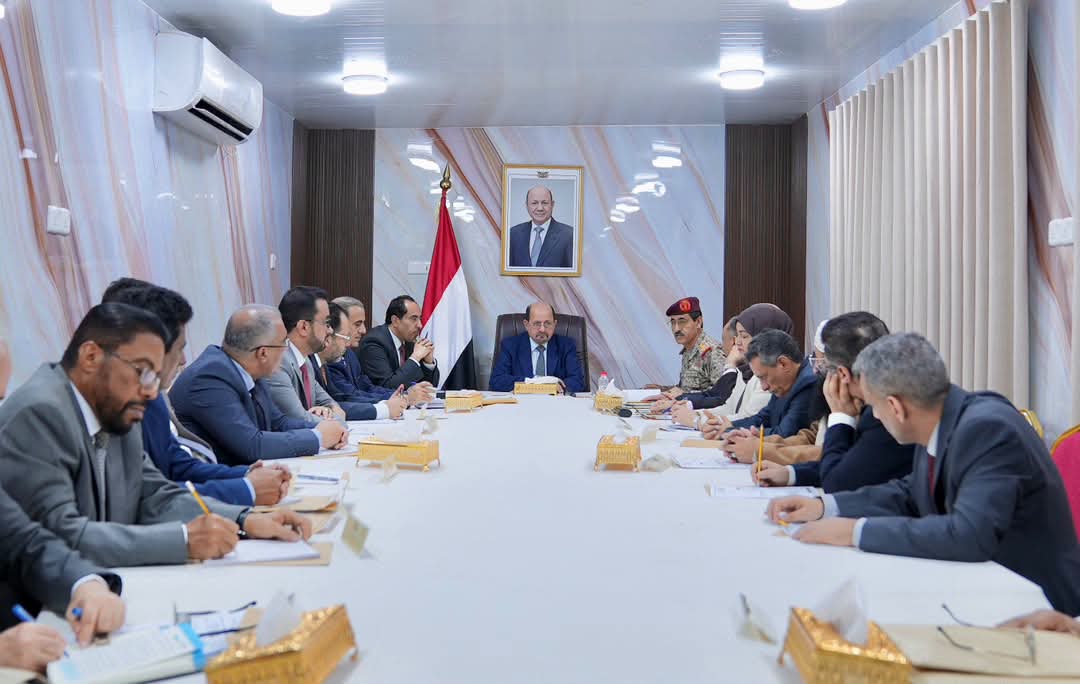 مجلس الوزراء يناقش تداعيات التصعيد الحوثي ويتخذ عدد من الإجراءات لتعزيز الاستجابة الحكومية للتطورات