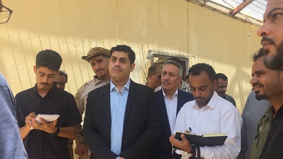 وزير حقوق الإنسان يتفقد أوضاع النزلاء في سجن بئر أحمد بعدن