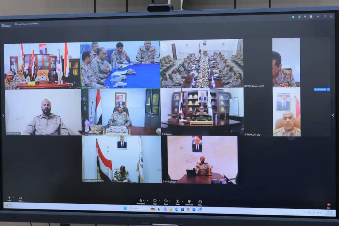 أثناء مشاركته في اجتماع هيئة الأركان.. قائد محور طورالباحة يؤكد جاهزية ألوية المحور