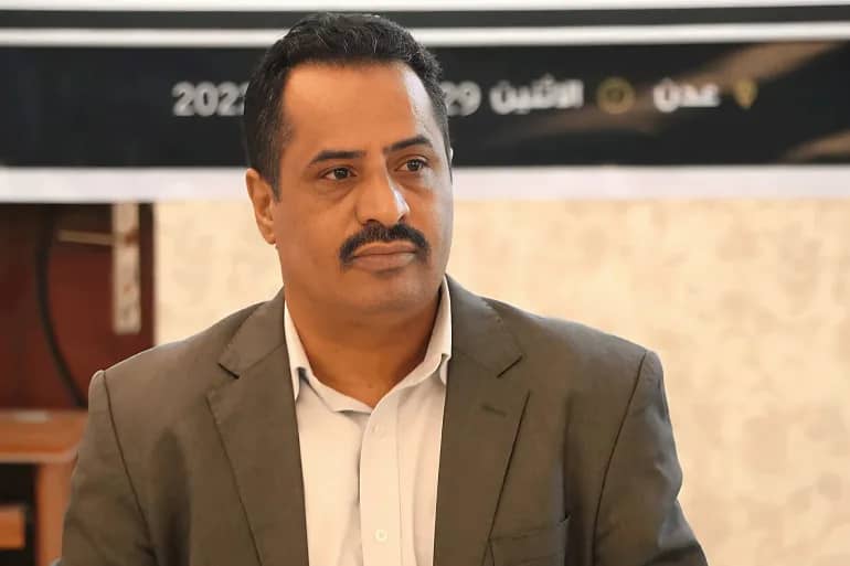 انتهاكات صادمة.. مسؤول حقوقي: شهادات من الزنازين تكشف وجها خفيا للحرب في اليمن (حوار)