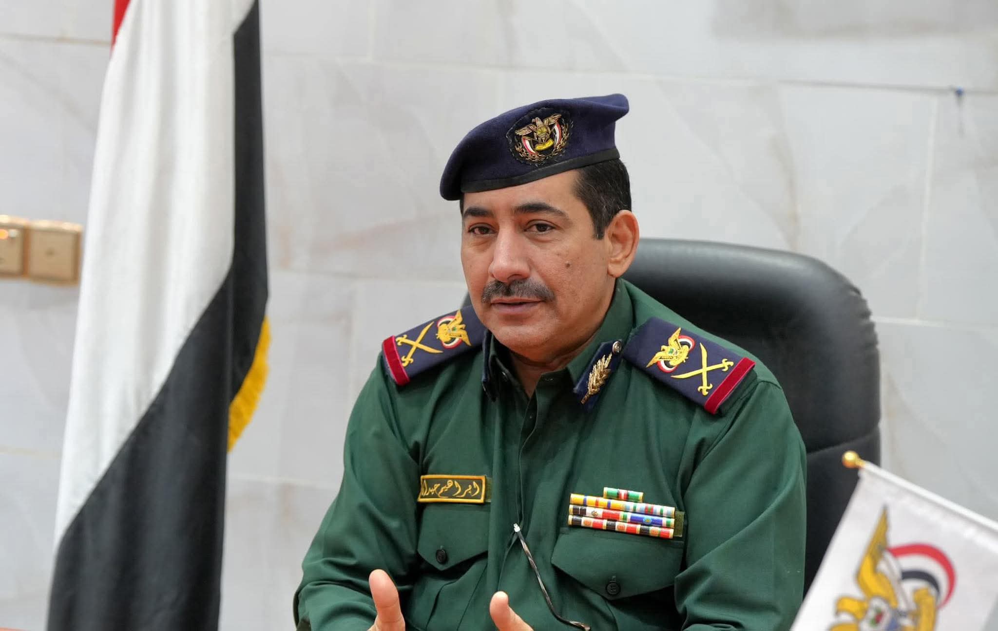 وزير الداخلية: ضبط المتهم باغتيال موظف "الصليب الأحمر" يعكس كفاءة أمن تعز