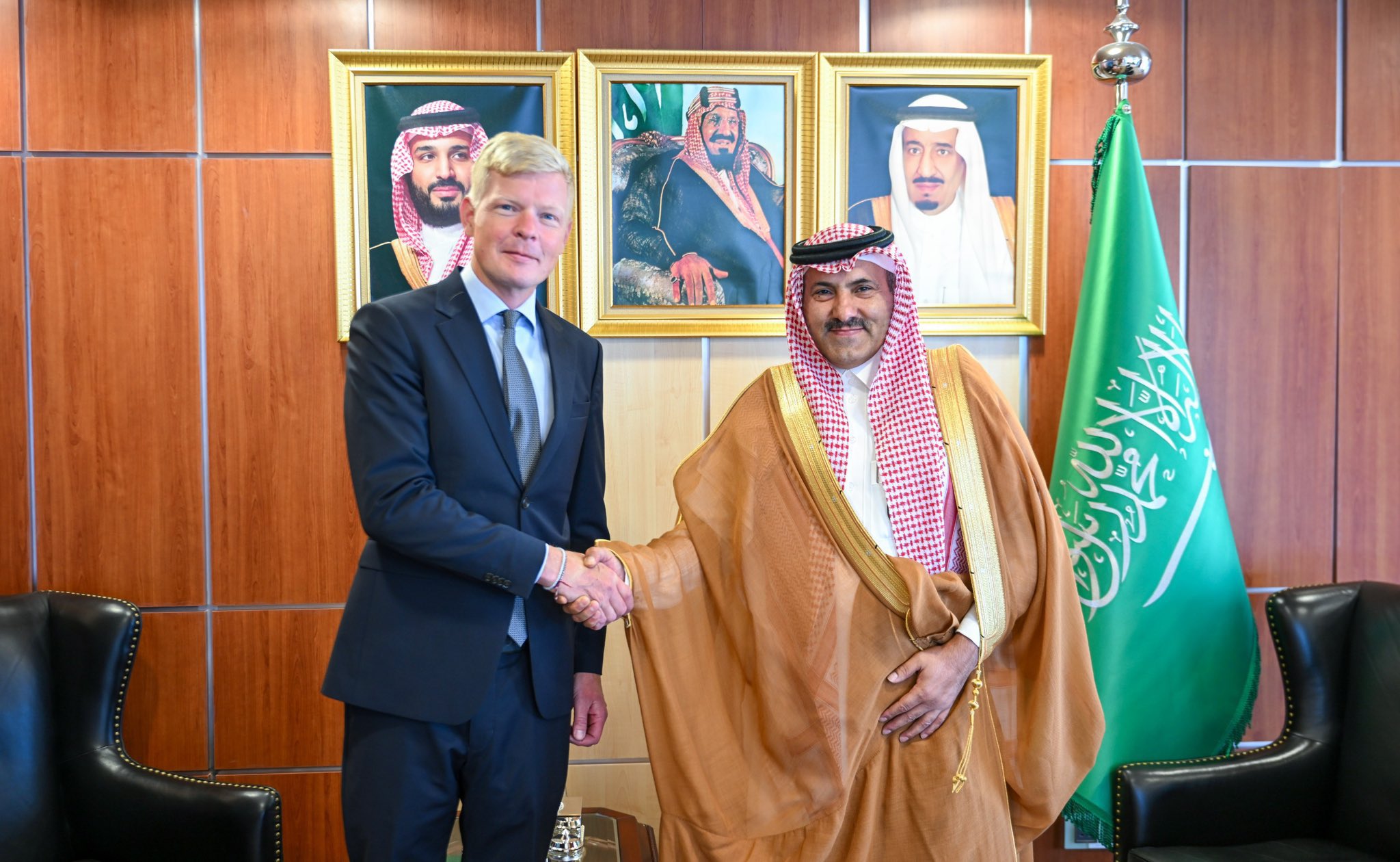 حراك دبلوماسي سعودي مكثّف لتجنّب انزلاق اليمن إلى مواجهة إقليمية أوسع