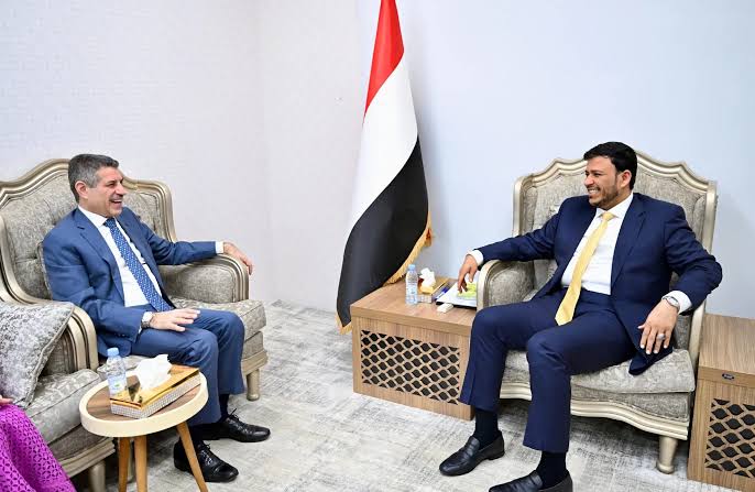 عبدالله العليمي يبحث مع سفير الولايات المتحدة مستجدات الأوضاع على الساحة الوطنية