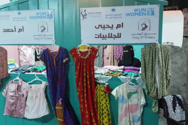 حين تصبح اللافتة باسم امرأة.. قصص صمود مكتوبة على أبواب “سوق النساء” في عدن