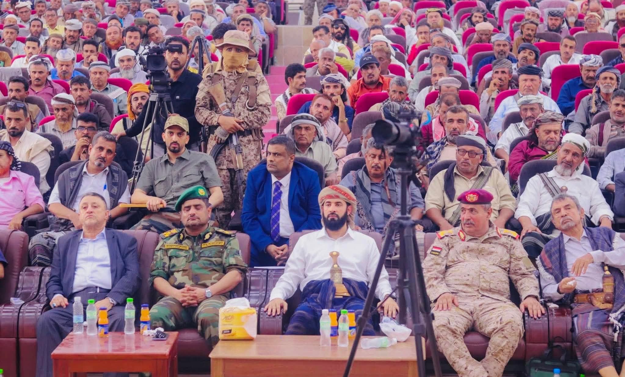 قبائل أبين توقع ميثاق شرف لترسيخ الأمن وتعلن صلحاً عاماً لإنهاء الثأر