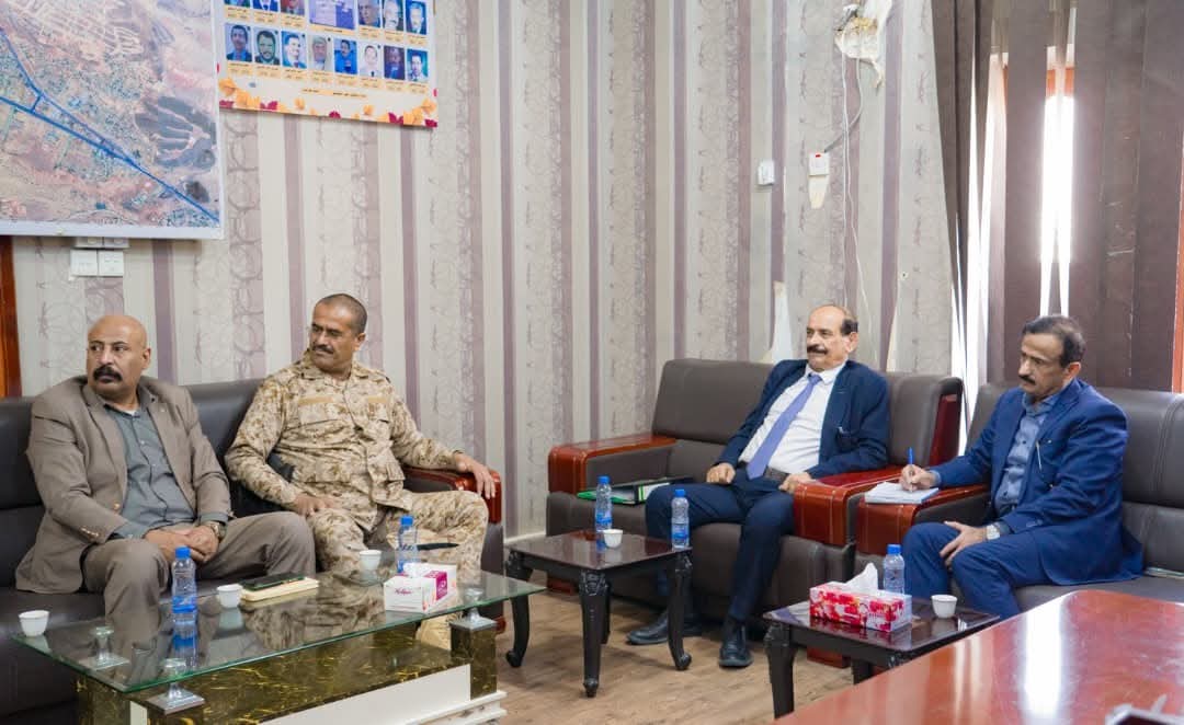 المحافظ بن الوزير يوجّه بتسريع التحقيقات والحزم في الأحداث التي شهدتها مدينة عتق