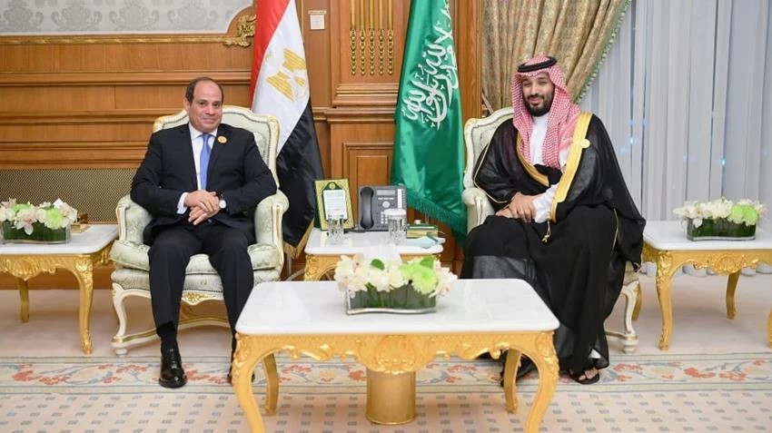 السيسي لولي العهد: مصر تدعم السعودية وترفض الاعتداءات الإيرانية