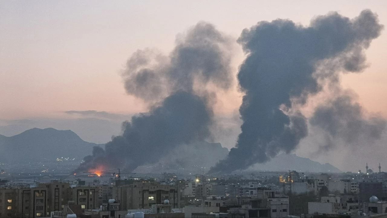 ترمب يرفض وقف الحرب.. وإيران: لا تفاوض تحت “النار”