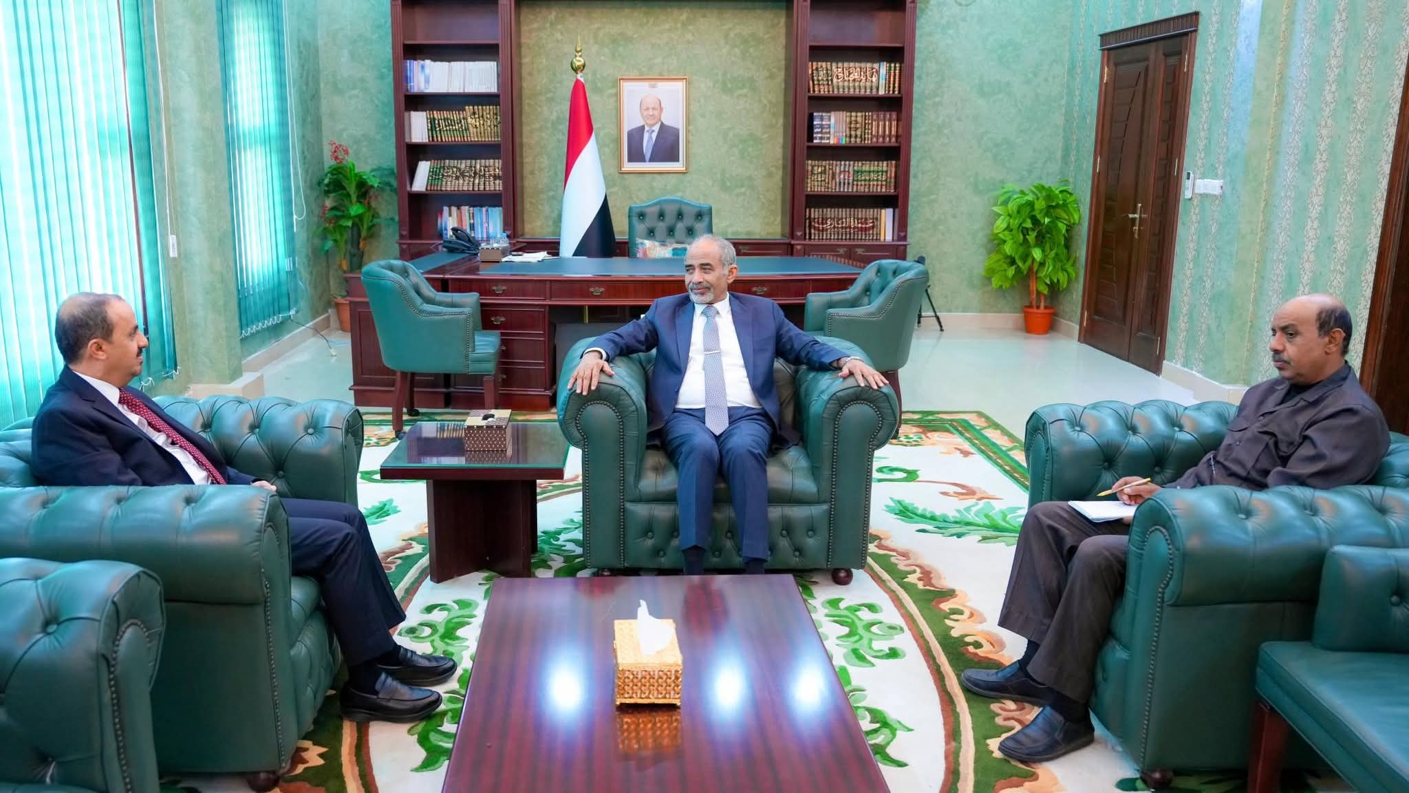 الصبيحي يلتقي وزير الإعلام ويوجه بحشد كافة الامكانيات لدعم معركة الوعي