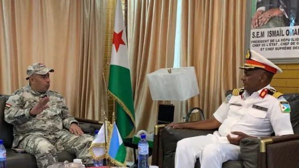 اليمن وجيبوتي يبحثان تنسيق خفر السواحل وتعزيز التعاون في الأمن البحري
