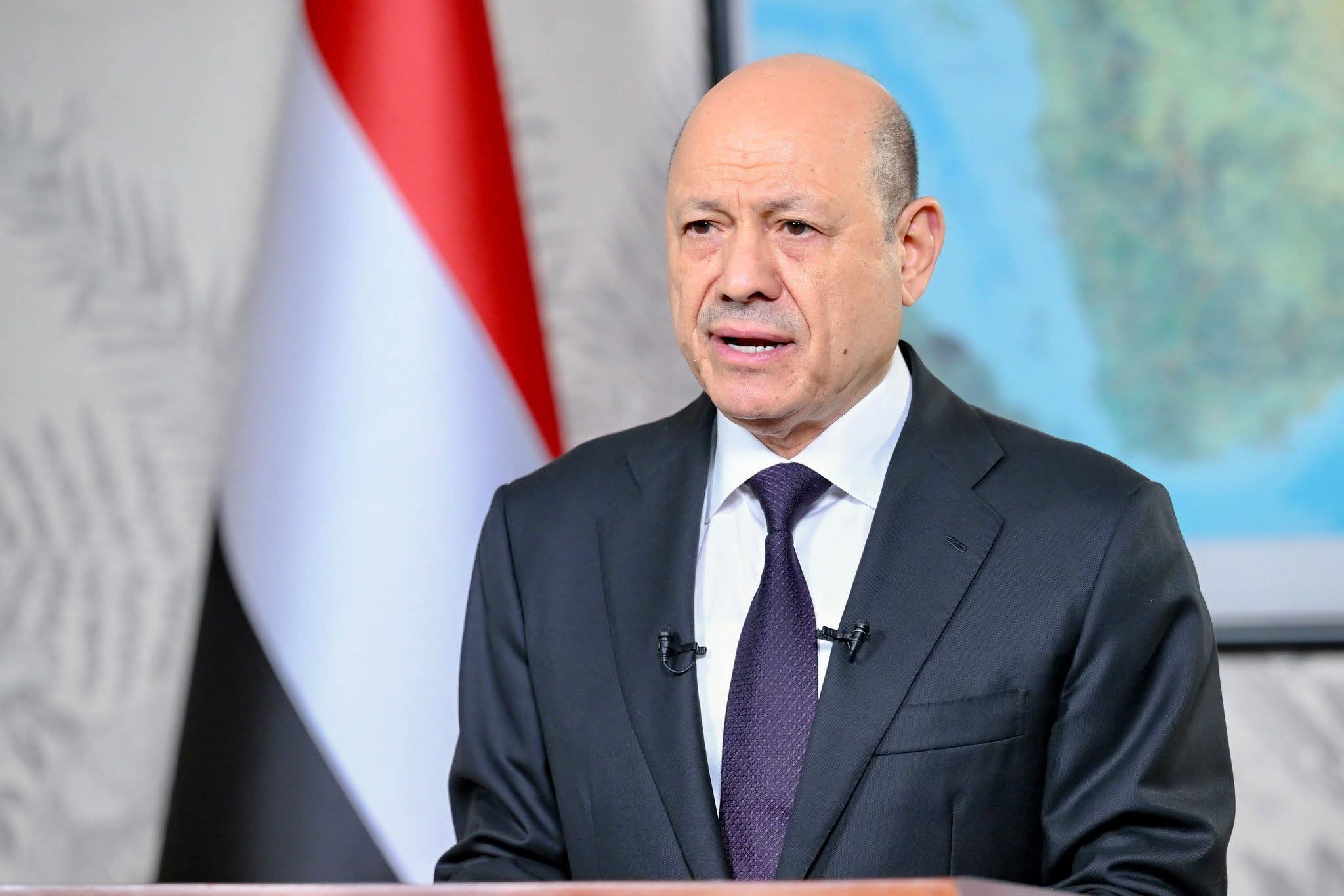 لا يشمل الزُبيدي.. الرئيس يوجه بإسقاط ملاحقات وأوامر توقيف بالمحافظات الجنوبية